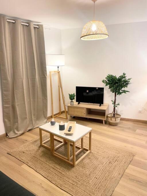 / Cocon \ Paisible Hyper Centre Rodez Apartamento Exterior foto